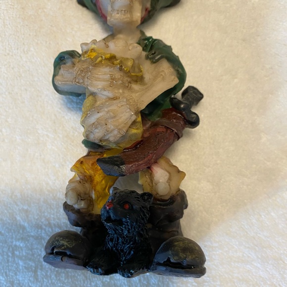 Pirate Skeleton Figure - Picture 4 of 11